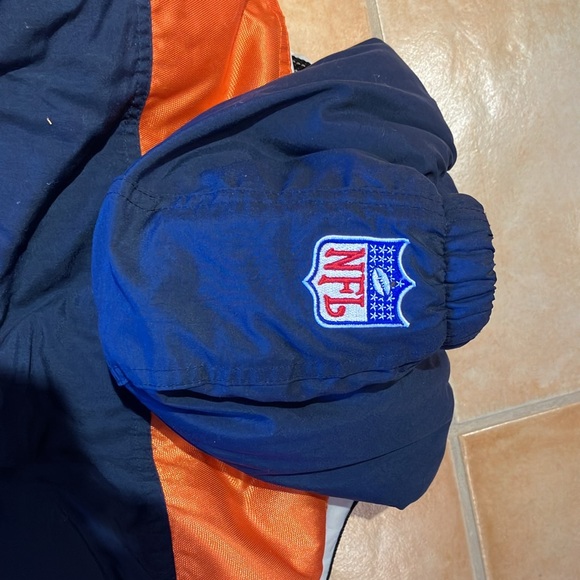 This is a boy’s large jacket. It is 100% polyester. The shell is 100% nylon. - Picture 2 of 6